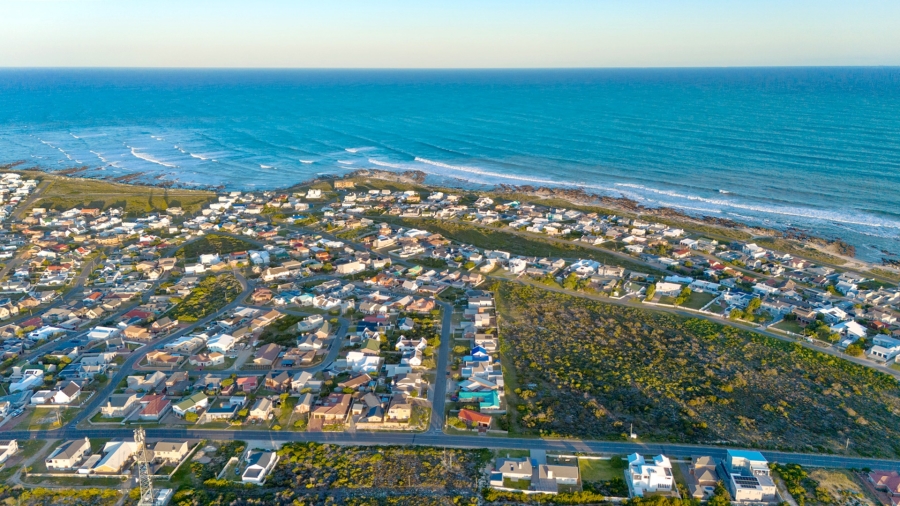 4 Bedroom Property for Sale in Struisbaai Western Cape